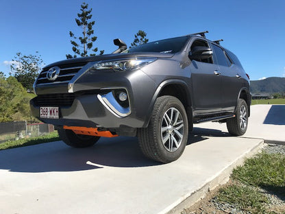 Toyota Fortuner FLAT Rock Sliders / Side Steps - P/C Ally Checkerplate Tread