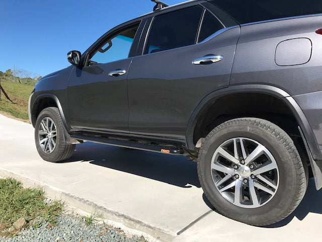 Toyota Fortuner FLAT Rock Sliders / Side Steps - P/C Ally Checkerplate Tread