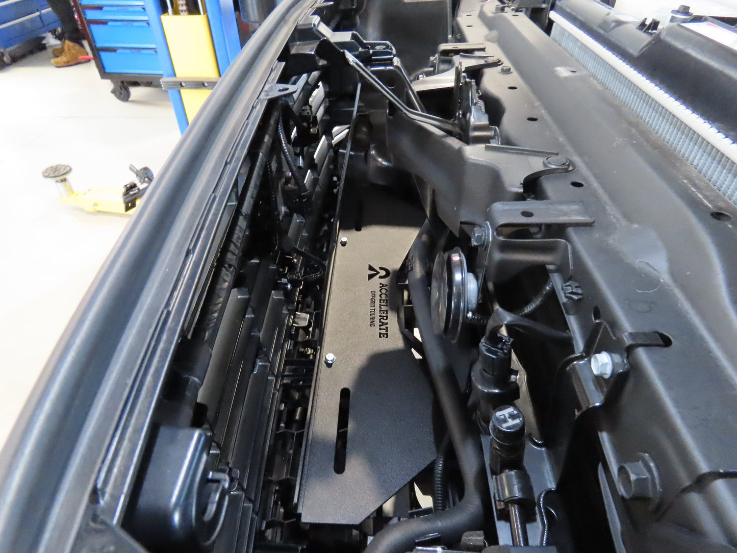 Spotlight Mount – 300 Series – Behind Grille