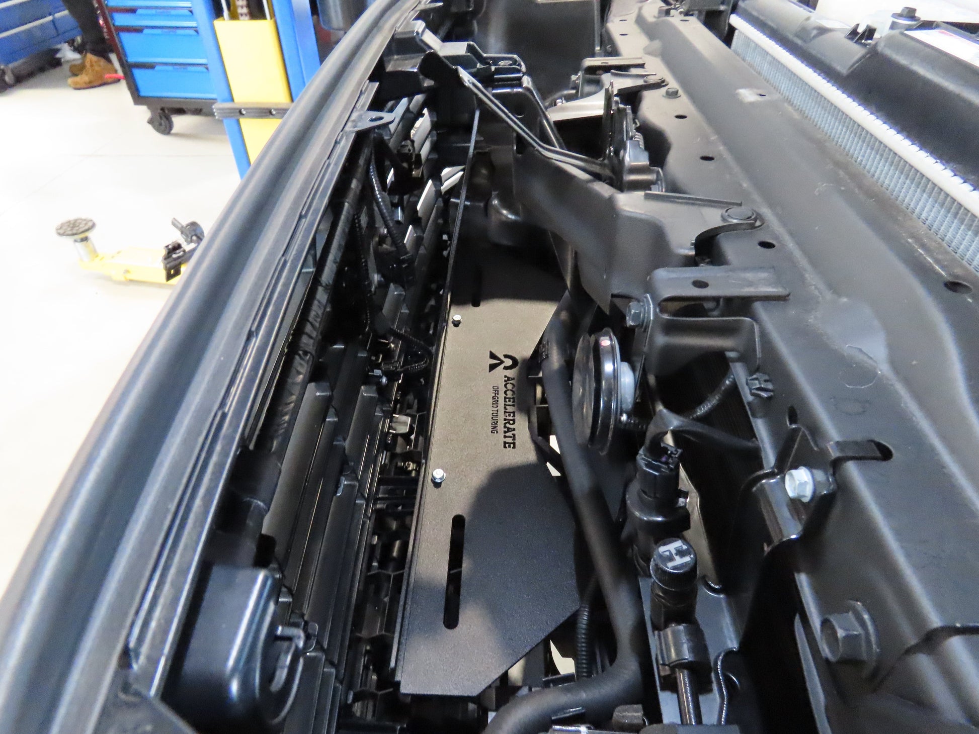 Spotlight Mount – 300 Series – Behind Grille