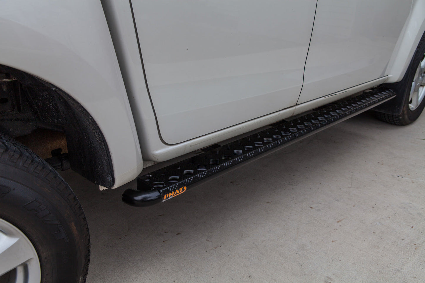 Isuzu D-Max 2012-2020 FLAT Rock Sliders / Side Steps - P/C Ally Checkerplate Tread
