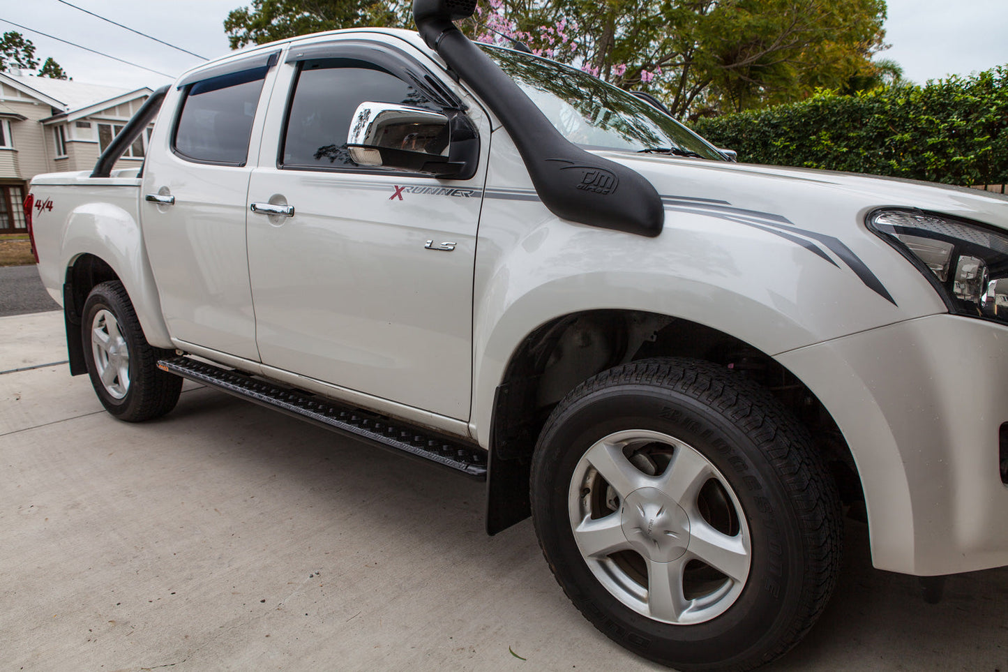 Isuzu D-Max 2012-2020 FLAT Rock Sliders / Side Steps - P/C Ally Checkerplate Tread