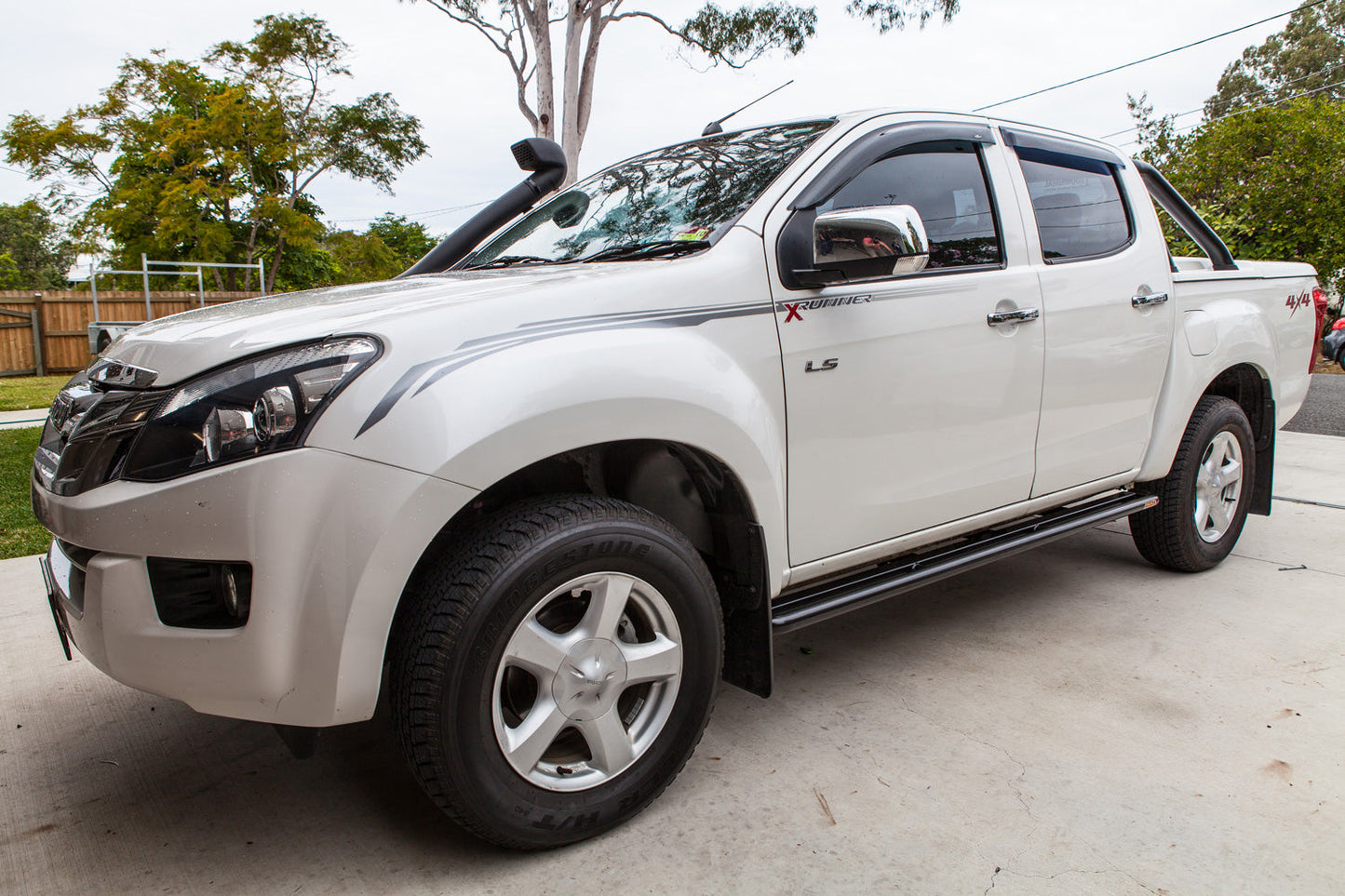 Isuzu D-Max 2012-2020 FLAT Rock Sliders / Side Steps - No Ally Step