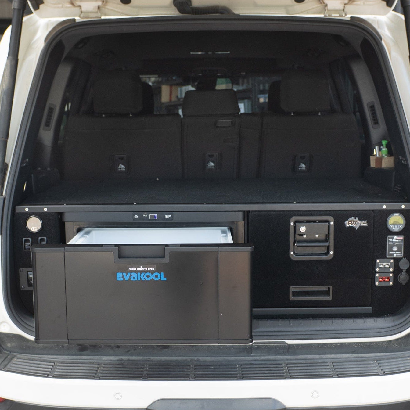 RVSS Signature Series The Evakool Weekender Plus to Suit Toyota Land Cruiser 300 Series & EvaKool 40l Drawer Fridge